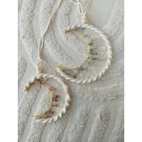 Makramee Mond Mit Edelsteinen - Boho-Deko Für Dein Zuhause Makramee Mond Mit Edelsteinen - Boho-Deko Für Dein Zuhause von dasDekowerk