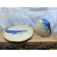 Keramik Handgetöpfert Steinzeug 2Teiliges Set Becher Und Tellerchen Blauwal Simplicity Einfach Leben Keramik Handgetöpfert Steinzeug 2Teiliges Set Becher Und Tellerchen Blauwal Simplicity Einfach Leben von dasfleissigeFaultier