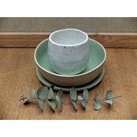 Keramik Handgetöpfert Steinzeug 3Teiliges Frühstücks Set Tellerchen Kleine Schale Becher Seerose Waterlily Grünweiß Simplicity Einfach Leben Keramik Handgetöpfert Steinzeug 3Teiliges Frühstücks Set Tellerchen Kleine Schale Becher Seerose Waterlily Grünweiß Simplicity Einfach Leben von dasfleissigeFaultier