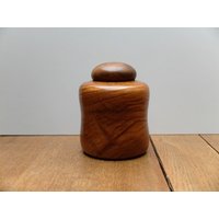 Vintage Deckeldose Holzdose Holz Formschön Schlicht Simplicity Handarbeit Handmade von dasfleissigeFaultier