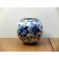 Vintage Vase Kugelvase Holland Delfter Blau Blumendekor Handgemalt Silbermontur 835 Hb Hermann Bauer 60Er 70Er von dasfleissigeFaultier