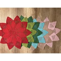 Weihnachtsdecke Gehäkelt Mitteldecke Ca. 60 cm Handarbeit Sterndeckchen Geschenkidee Weihnachtsdecke Gehäkelt Mitteldecke Ca. 60 cm Handarbeit Sterndeckchen Geschenkidee von dasspatzennest