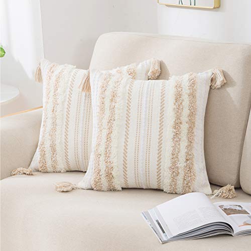 decorUhome Set of 2 Decorative Boho Cushion Covers 50x50cm, Tufted Tassel Woven Cushion Cover for Sofa Couch, 20x20 Inch, Khaki von decorUhome