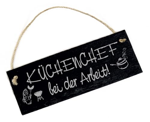 Küchenchef bei der Arbeit - Schild Schiefer Gravur Türschild Küche Kochen Küchendeko Koch Köchin 22 x 8 cm Küchenchef bei der Arbeit - Schild Schiefer Gravur Türschild Küche Kochen Küchendeko Koch Köchin 22 x 8 cm von DEKOLANDO