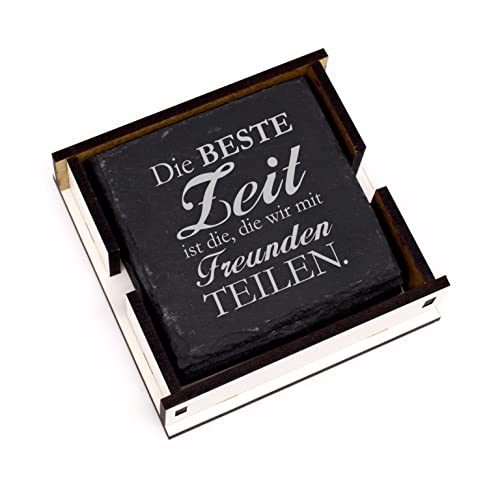 Untersetzer mit Box Schiefer 4er Set graviert - Die Beste Zeit ist die, die wir mit Freunden teilen - Geschenk für Freunde Schieferuntersetzer eckig Getränkeuntersetzer 11 x 11cm Untersetzer mit Box Schiefer 4er Set graviert - Die Beste Zeit ist die, die wir mit Freunden teilen - Geschenk für Freunde Schieferuntersetzer eckig Getränkeuntersetzer 11 x 11cm von dekolando