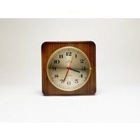 Vintage Holzmuster Junghans Kunststoff Wanduhr 1970Er Jahre von dekorwell84