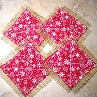 Rote Schneeflocke Stoffuntersetzer, Jute Fransen, Weihnachtsgeschenk, 4Er-Set von delaMarCollection