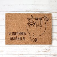 Faultier Kokos Fußmatte | Spruch Reinkommen Abhängen Personalisierbar Lustige Indoor Türmatte Geschenk Einzug Einstand von derBandshop