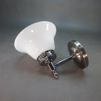 Vintage Chrom Wandlampe Retro Lampe Metall Wandstrahler Mit Schalter Wandleuchte Mid Century Lampe Schneeweißes Opalglas Vintage Chrom Wandlampe Retro Lampe Metall Wandstrahler Mit Schalter Wandleuchte Mid Century Lampe Schneeweißes Opalglas von derlampendealer