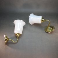 Zwei Jugendstil Wandlampen 1 Paar Vintage Wandleuchten Massiv Messing Schneeweißes Opalglas Antik Stil Flurleuchten Retro Spiegellampen von derlampendealer