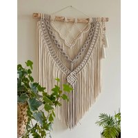Handgewebter Makramee-Wandbehang Boho Home Decor, 24-Zoll-Zweig von designandplayStore