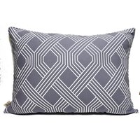 Modernes Polsterkissen Modernes Polsterkissen von designbyelin