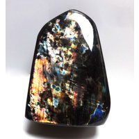 Alle Geschliffenen Bunten Spectralit Labradorit Mit Lila Aufnähern von designerrockshop