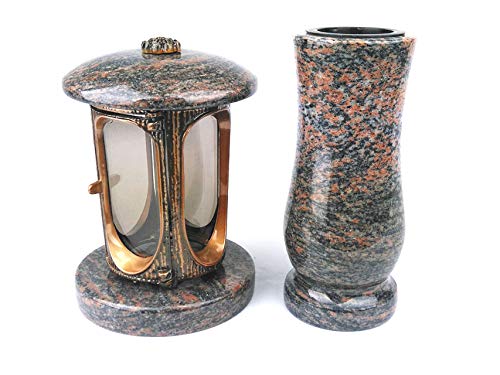 designgrab Grablampe aus messingfarbenem Aluminium in Antikoptik und Grabvase in Granit Gneis Halmstad von designgrab