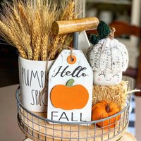 Hello Fall Wood Tag Bauernhaus Tiered Tablett Dekor von designstylebymarci