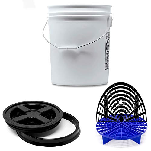 Detailmate professionelles Wasch Eimer Set: Magic Bucket Wascheimer 5 GAL (ca. 20 Liter), Gamma Seal Eimerdeckel schwarz, GritGuard Schmutz Einsatz blau, GritGuard Washboard schwarz von detailmate