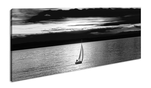 Segelboot im wunderschönem Sonnenschein Panorama 120x60 cm Effekt: Schwarz/Weiss als Leinwandbild, Motiv fertig gerahmt auf Echtholzrahmen, Hochwertiger Digitaldruck mit Rahmen von deyoli