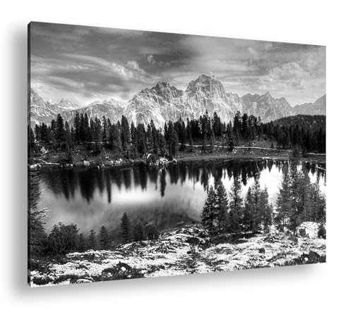 Leinwandbild Zauberhafter See in den Bergen – Stille im Herzen der Natur Format: 70x50cm Effekt:Schwarz&Weiß XXL Kunstdruck Bild auf Holzrahmen/Wandbild/Wohnzimmer Dekoration von deyoli