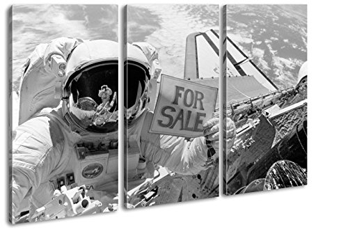 deyoli Astronaut mit riesigem Spaceshuttle Effekt: Schwarz/Weiß Format: 3-teilig 120x80 als Leinwandbild, Motiv auf Echtholzrahmen, Hochwertiger Digitaldruck mit Rahmen, Kein Poster von deyoli