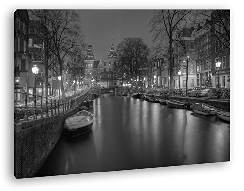 deyoli Kanal in Amsterdam bei Nacht Effekt: Schwarz/Weiß Format: 80x60 als Leinwand, Motiv fertig gerahmt auf Echtholzrahmen, Hochwertiger Digitaldruck mit Rahmen, Kein Poster oder Plakat von deyoli