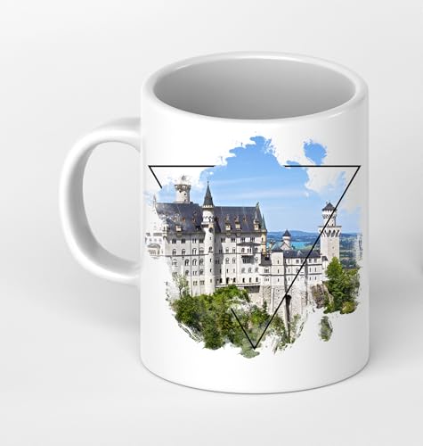 Neuschwanstein Burg in Deutschland als Motivetasse 3 Eck 300ml, aus Keramik weiß, wunderbar als Geschenkidee oder ihre Neue Lieblingstasse von deyoli