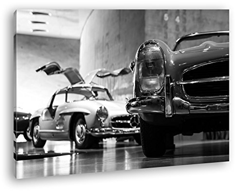 deyoli Oldtimer Ausstellung Format: 120x80 Effekt: Schwarz/Weiß als Leinwand, Motiv fertig gerahmt auf Echtholzrahmen, Hochwertiger Digitaldruck mit Rahmen, Kein Poster oder Plakat von deyoli