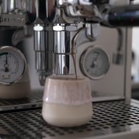 Handgemachte Espressotasse Keramik - Rosa-Creme Becher 60-80 Ml Espresso Shot Cup Handmade Modernes Keramikdesign von dieKneterei