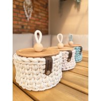 Korb Mit Holzdeckel, Utensilo, Geschenk, Badezimmer-Korb Korb Mit Holzdeckel, Utensilo, Geschenk, Badezimmer-Korb von diefranzens