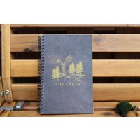 Notizbuch|The Lakes|A5|Folklore Style| Seen & Wald|Merchandising | Spiralgebunden|Liniert|Herbst|Vintagestyle|Softcovereinband|Braun|Gold von diekleineeulerei
