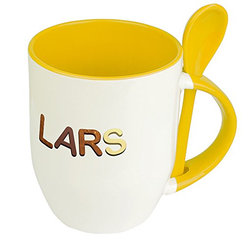 digital print Namenstasse Lars - Löffel-Tasse mit Namens-Motiv Schokoladenbuchstaben - Becher, Kaffeetasse, Kaffeebecher, Mug - Gelb von digital print