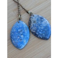 Dekorative Stein Fan Pulls, Blau + Hellbraun Paar Fossilien Messing Chain Pull Set von dodangledesigns