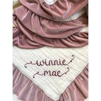 Decke Aus Musselin Und Samt Mit Stickerei Namen ~ Baby Geschenk Bestickte Individuelles Kinderzimmer Deko von dolcedreams