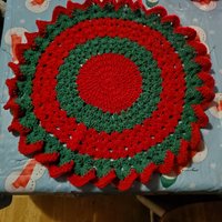 Gehäkelte Winterdeckchen, Weihnachtsdeckchen, Gehäkelt, Rot Und Grün von donnascraftcorner