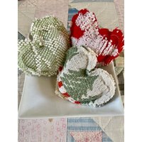 Primitives Dreier Set 3 Rot Grün Weiß Vintage Chenille Herz Stoff Schüsselfüller Weihnachten Ornie Tiered Tablett Shabby Chic Handmade Doodaba von doodaba