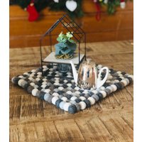 Wollfilz 35cm X - Auflage Platzmatte- Tischauflage-Sitzkissen- Filzkugel-Untersetzer- Bodensitzkissen Wollfilz 35cm X - Auflage Platzmatte- Tischauflage-Sitzkissen- Filzkugel-Untersetzer- Bodensitzkissen von dorfmadlcom