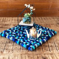 Wollfilz 40cm X - Auflage Platzmatte- Tischauflage-Sitzkissen- Filzkugel-Untersetzer- Bodensitzkissen von dorfmadlcom