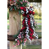 Kardinal-Buffffel Karierter Traubenkranz, Buffalo Plaid Kranz, Traubenkranz von dottiedot05