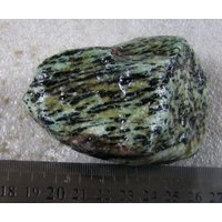 Natürlicher Rubin in Zoisit Rohstein C0742-9.73Oz Natürlicher Rubin in Zoisit Rohstein C0742-9.73Oz von dreamshop19