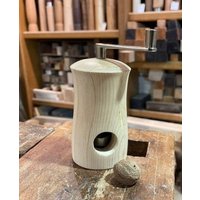 Muskatmühle Aus Zirbenholz von drechselartefakte