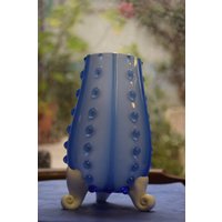 Vase Mit Lockigen Füßen Vase Mit Lockigen Füßen von droomtijd