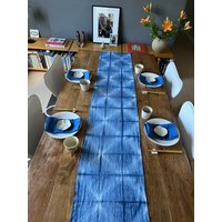 Leinen Tischläufer Mit Itajime Shibori Muster | 14x90 In von dyeGRRLlinens