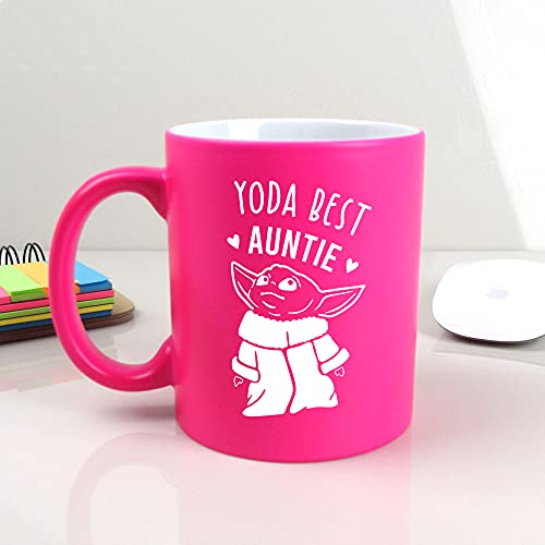 eBuyGB Personalisierbarer Kaffeebecher, Motiv: Baby Yoda-Tasse, 350 ml, Motiv: Star Wars Teetasse, lustiges Geschenk für Tante (Yoda Best Auntie) von eBuyGB