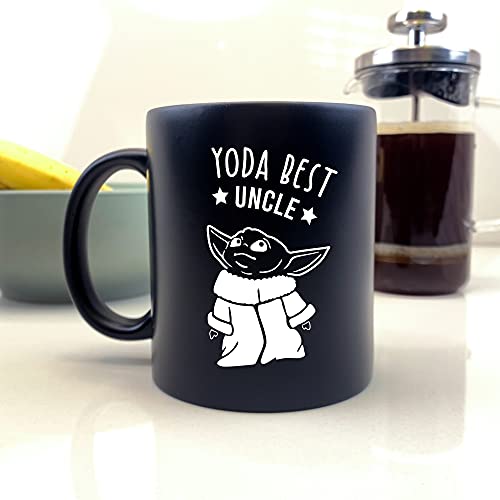 eBuyGB Personalisierte Kaffeetasse, Matt Schwarz Baby Yoda Tasse, 350ml Star Wars Thema Teetasse, lustige Geschenke von Nichte & Neffe (Yoda Bester Onkel), Schwarze Tasse von eBuyGB