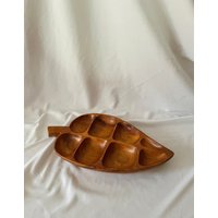 Vintage Monkey Pod Schale Mit Unterteilungen Vintage Monkey Pod Schale Mit Unterteilungen von earthmamathrifts