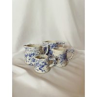 Vintage Set Miniatur-Keramik-Krüge Vintage Set Miniatur-Keramik-Krüge von earthmamathrifts