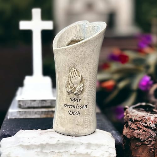 eberin · Grabvase mit Herzöffnung und betenden Händen – EIN Symbol der ewigen Erinnerung · stabile Vase für den Friedhof · Höhe 18cm · antik-grau von eberin