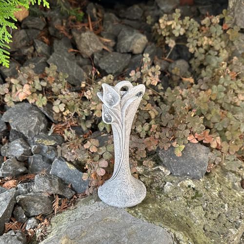eberin · Friedhof Grabvase · XS Grabblumenvase in massiver Steinoptik fürs Grab · Blumenvase · Grabvase mit Calla · grau antik · von eberin