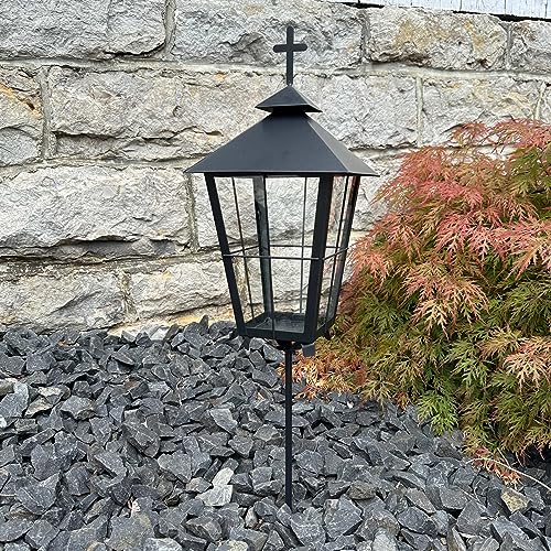 eberin · Grab Laterne Baculus mit Dachkreuz · Grablaterne-Metall · stabile Stablampe · Kreuz Grablicht mit langem Stab Schwarz-Matt · Glaszylinder · von eberin