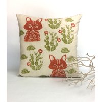 Handgedrucktes Fuchskissen Wüstenkaktus, Beige Baumwolle von ecarlateboutique