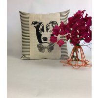 Hand Block Print Pit Bull Kissenbezug Hunde Gesicht Mit Fliege Hand Block Print Pit Bull Kissenbezug Hunde Gesicht Mit Fliege von ecarlateboutique